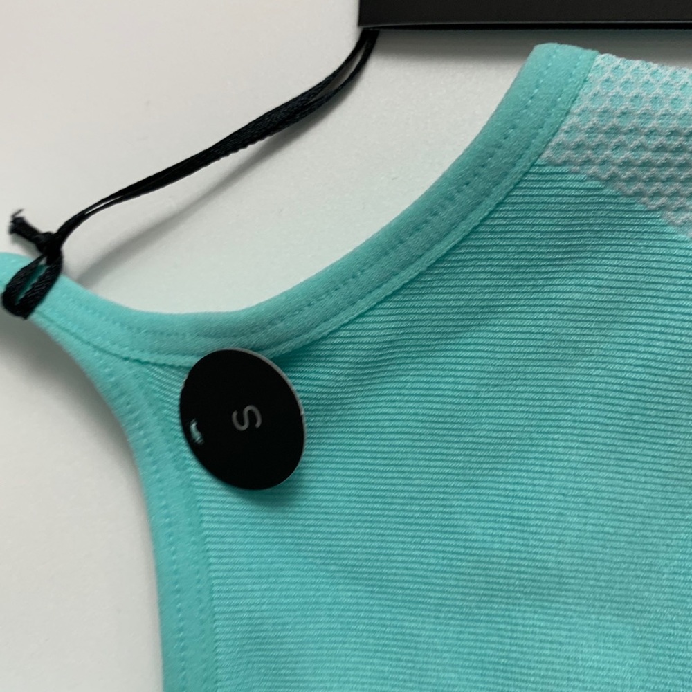 NWT Nike girls sports bra - Picture 3 of 5